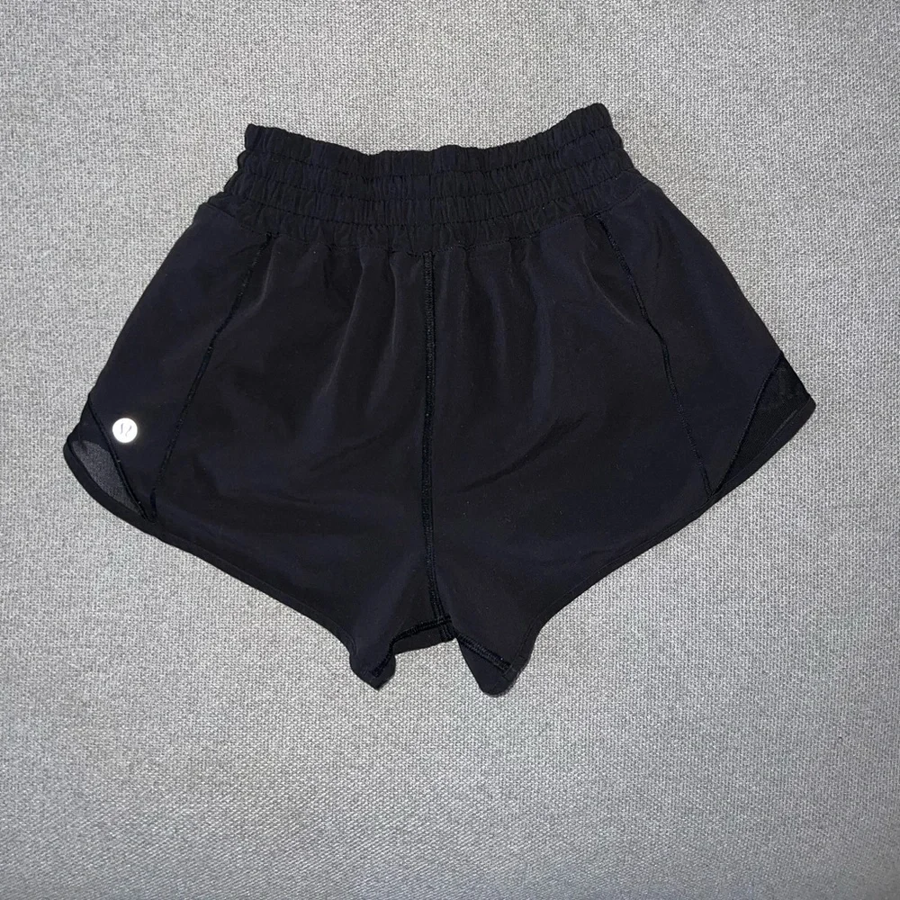 Lululemon Hotty Hot Short *High-Rise 2.5" Inseam Size 0_4